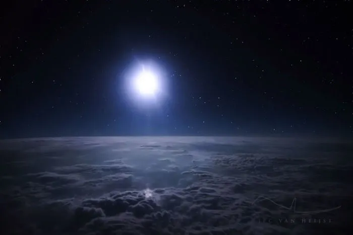 747 Pilot Captures Breathtaking Pictures of Storms and Skies