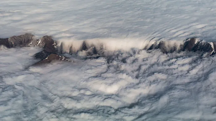 747 Pilot Captures Breathtaking Pictures of Storms and Skies