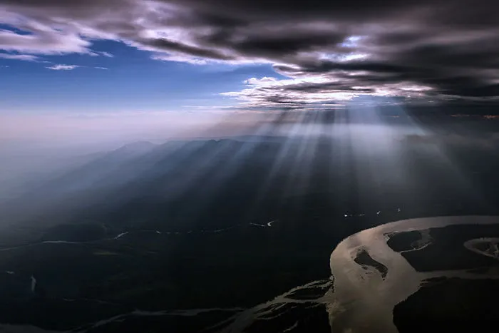 747 Pilot Captures Breathtaking Pictures of Storms and Skies