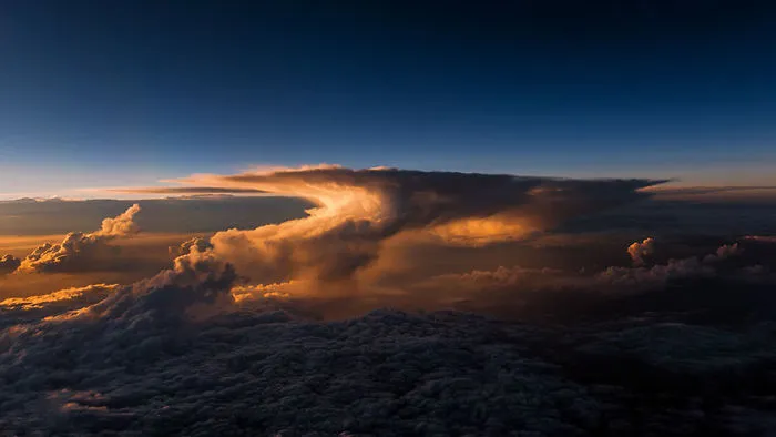 747 Pilot Captures Breathtaking Pictures of Storms and Skies