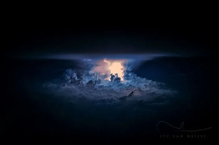 747 Pilot Captures Breathtaking Pictures of Storms and Skies