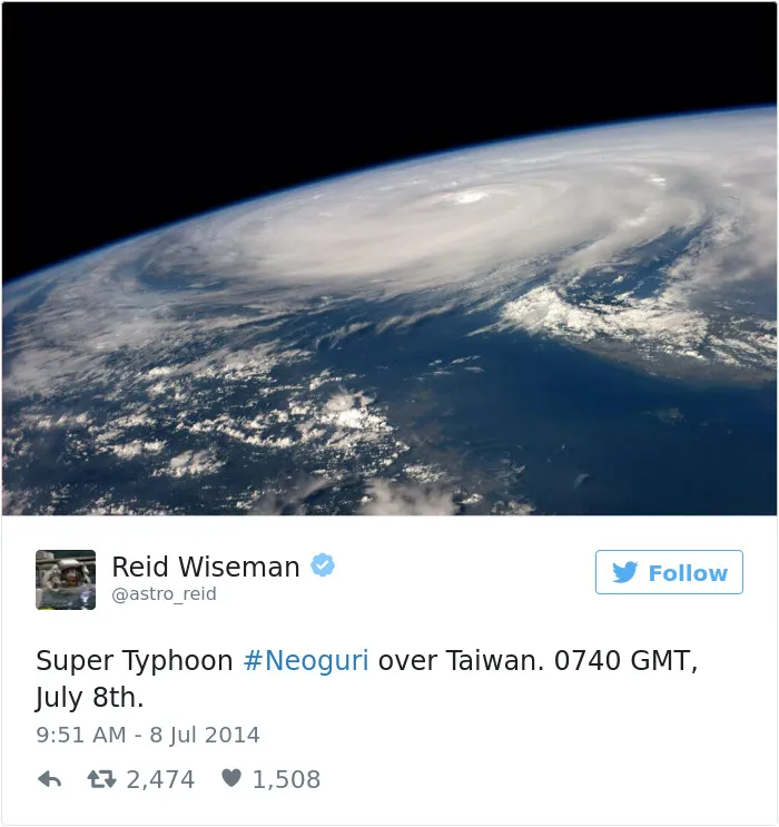 Astronaut's Tweets From Space Show That It's The Best Job In The World (119 Pics)
