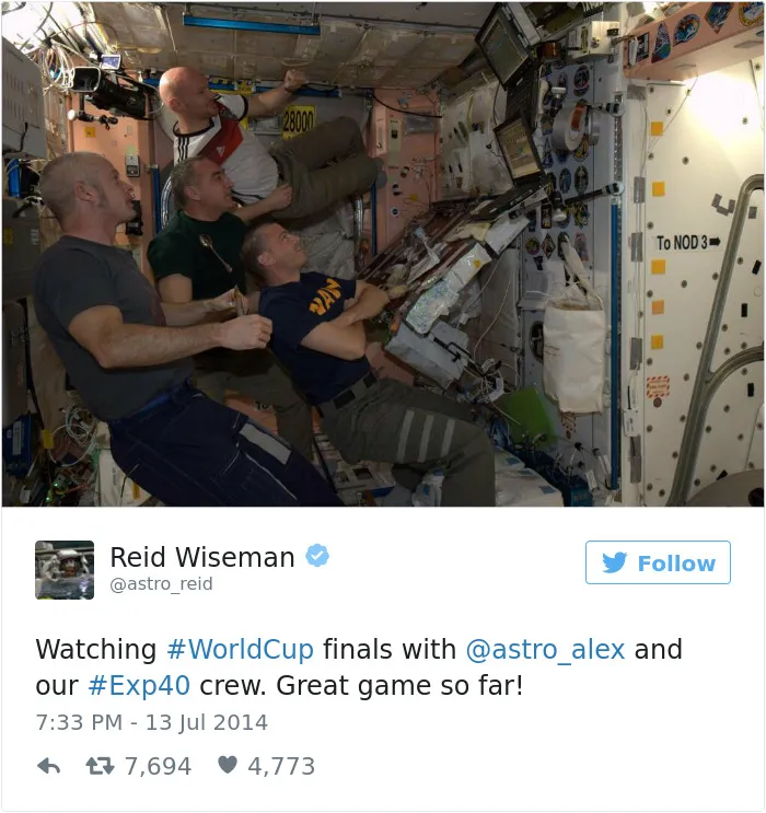 Astronaut's Tweets From Space Show That It's The Best Job In The World (119 Pics)
