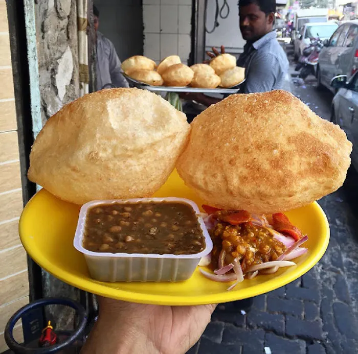 This Guy And His Yellow Plate Travelled All Over India On An Exciting Food Trail