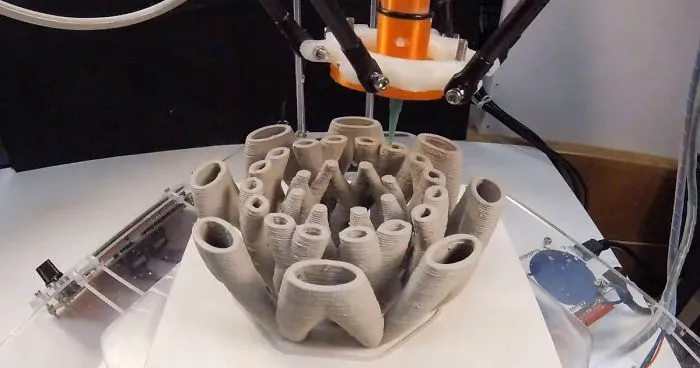 This Artist 3D-Prints His Clay Art