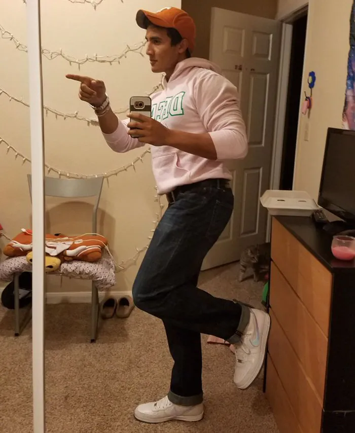 Men Are Fighting Back Against Girlfriends Stealing Their Hoodies