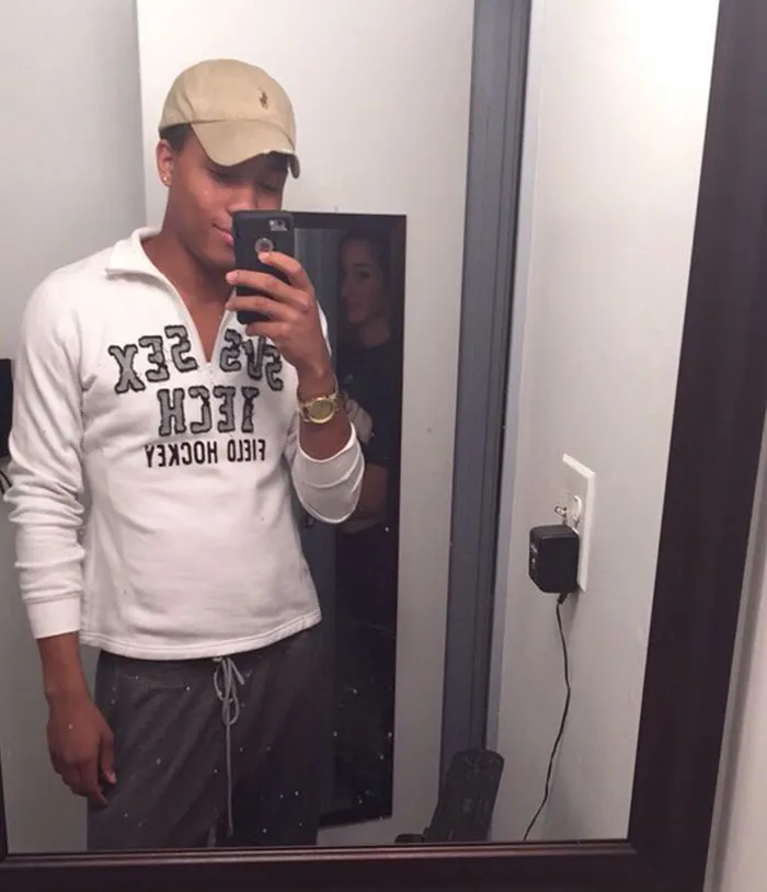 Men Are Fighting Back Against Girlfriends Stealing Their Hoodies