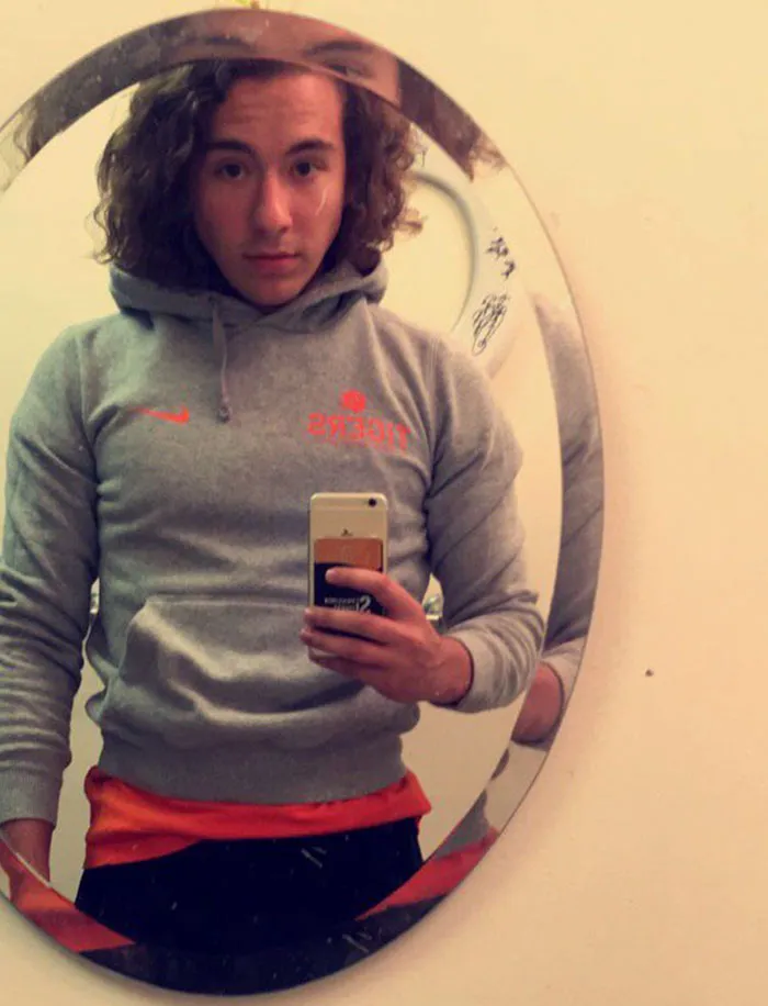 Men Are Fighting Back Against Girlfriends Stealing Their Hoodies