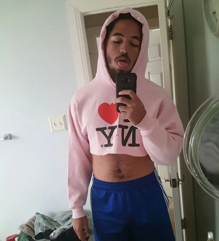 Men Are Fighting Back Against Girlfriends Stealing Their Hoodies