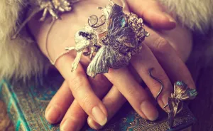 I Made A Wearable Fairytale Out Of Silver And Insects