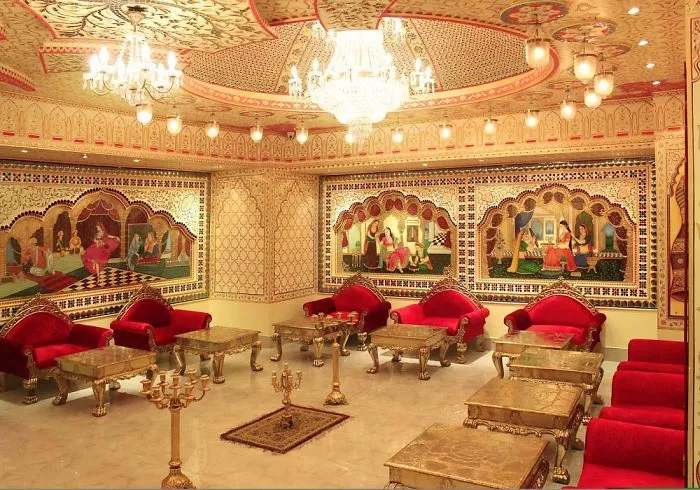 Virasat Sheeshmahal