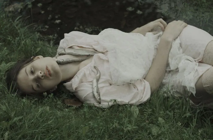 Fragments Of Silence Inside Vanishing Memories