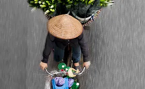 I Spend Days On Bridges To Take Images Of Vendors