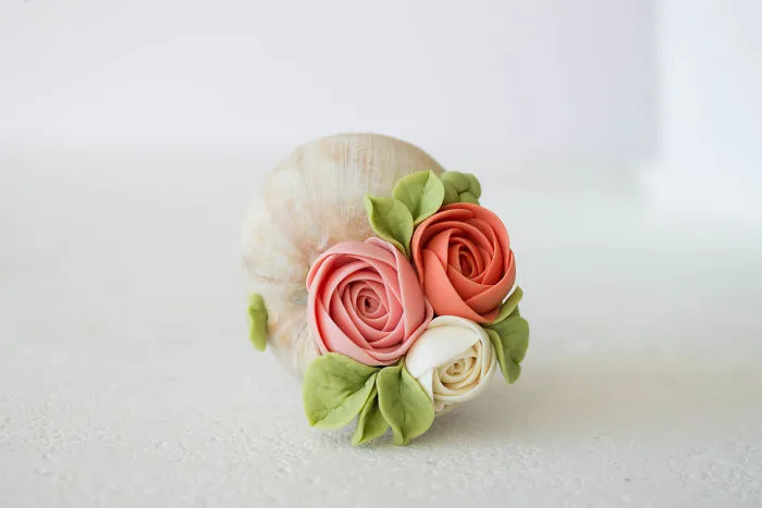 I Create Succulent-Inspired Home Decor Using Snail Shells Which I Found In The Countryside
