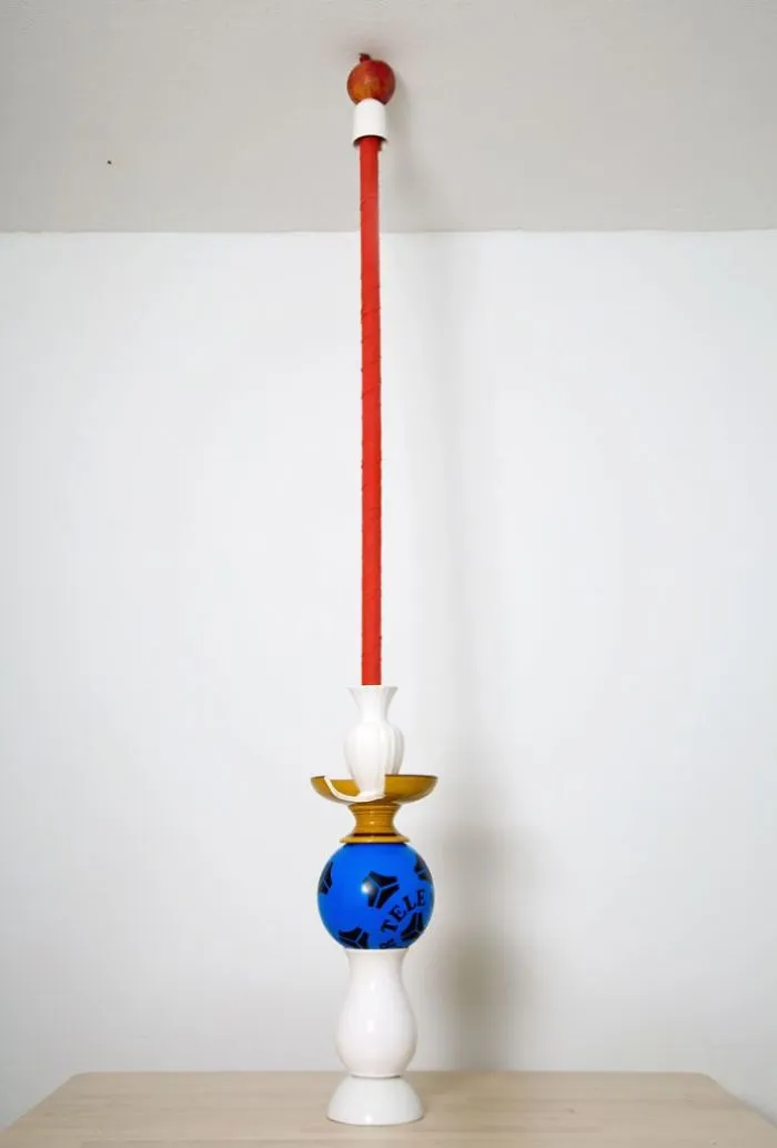 Pillars Of Home: I Balance Household Objects Into Floor-To-Ceiling Sculptures (Part 2)