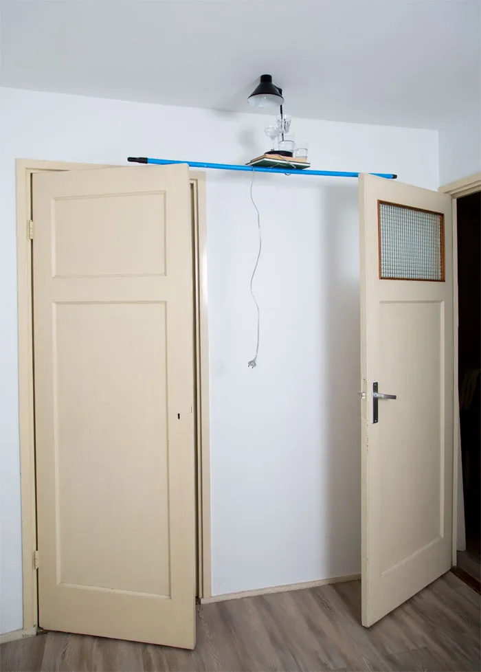 Pillars Of Home: I Balance Household Objects Into Floor-To-Ceiling Sculptures (Part 2)