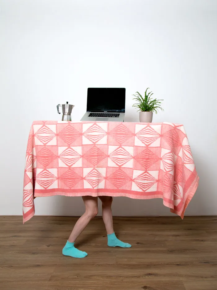 Pillars Of Home: I Balance Household Objects Into Floor-To-Ceiling Sculptures (Part 2)
