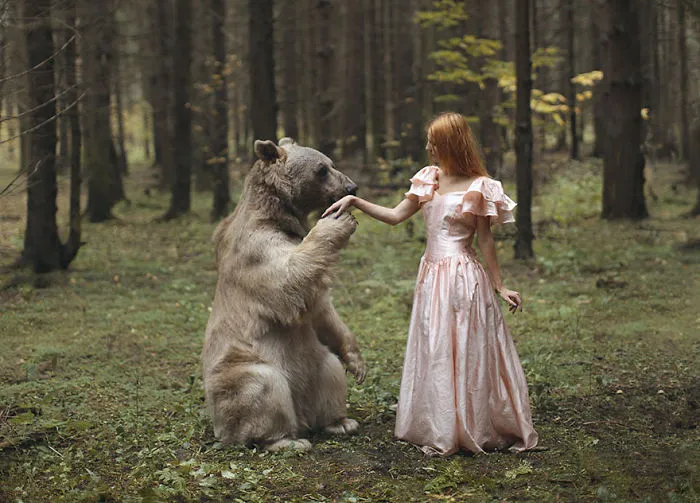 Russian Photographer Takes Stunning Portraits With Real Animals