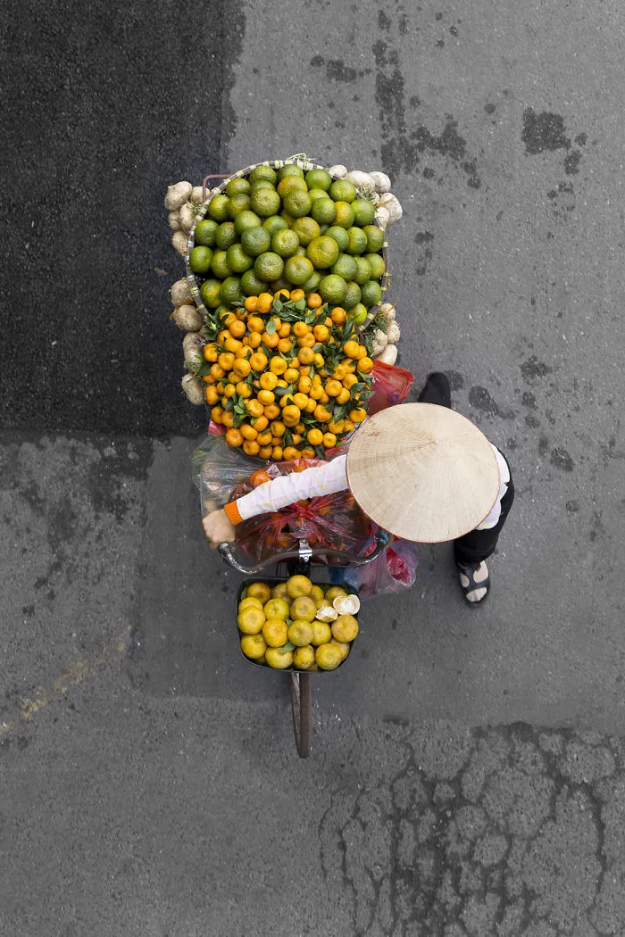 I Spend Days On Bridges To Take Images Of Vendors