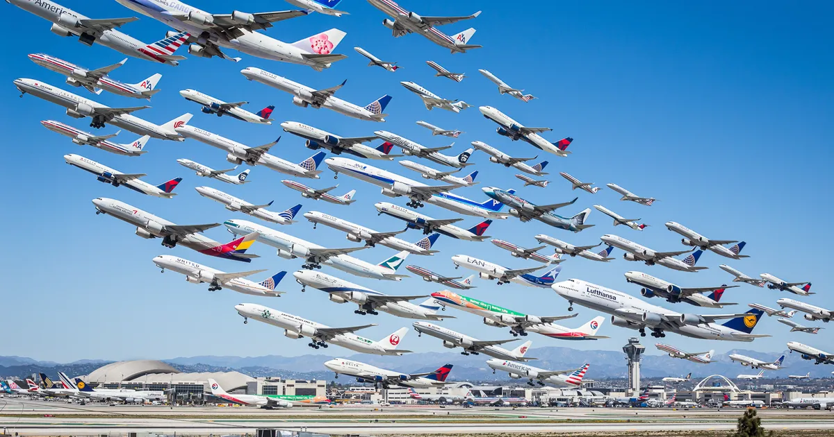 15 Fotos increíbles del tráfico aéreo mundial que costó 2 años realizar