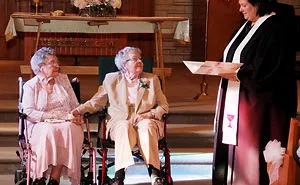 65 Elderly Couples That Prove Love Has No Age Limit