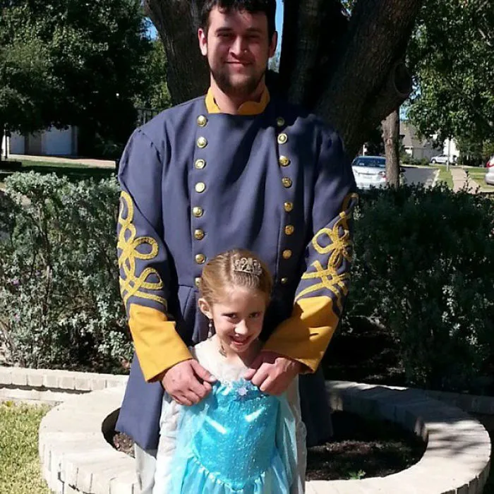 Priness Elsa And The King Before He Dies From Frozen