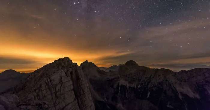 I Captured The Milky Way Timelapse Over Mountains In The Alps