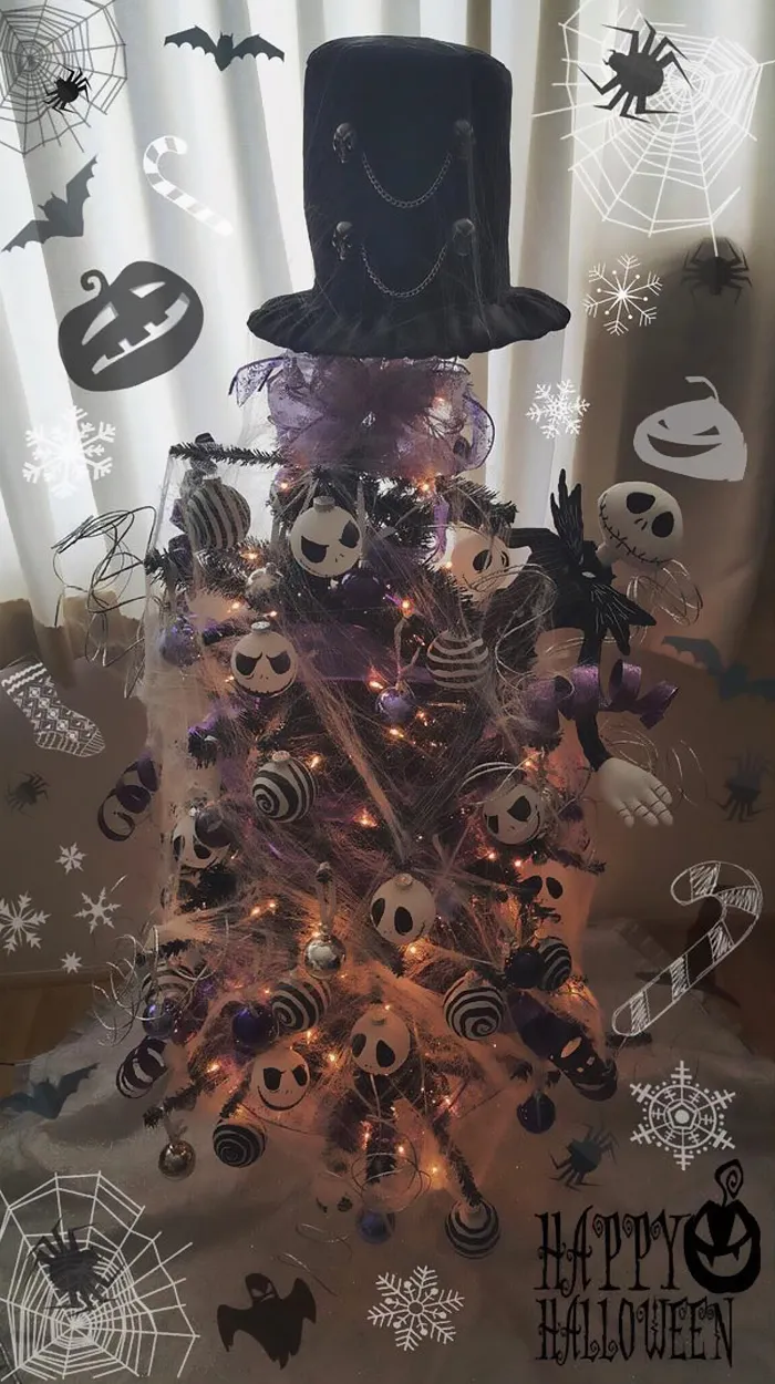 Halloween Christmas Trees Are A Thing Now (29 Pics)