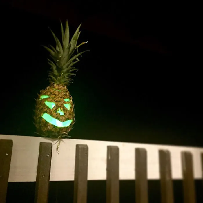 People Are Carving Pineapples For This Halloween, And They Look Pretty Awesome
