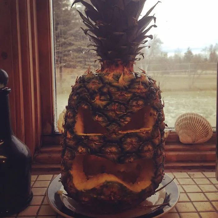 People Are Carving Pineapples For This Halloween, And They Look Pretty Awesome