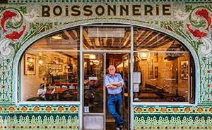 I Photograph Parisian Storefronts To Reveal The Story Of Paris Rarely Seen By Tourists (31 Pics)