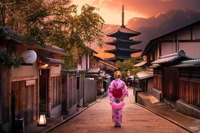Top 147 Japan Street Photography Shots That Capture The Rarely Seen Side Of The Land Of The Rising Sun