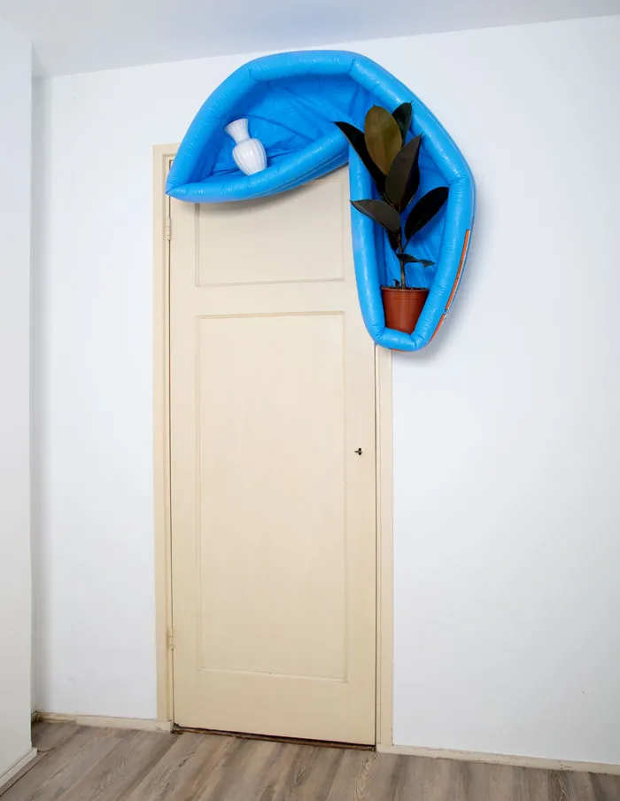 Pillars Of Home: I Balance Household Objects Into Floor-To-Ceiling Sculptures (Part 2)
