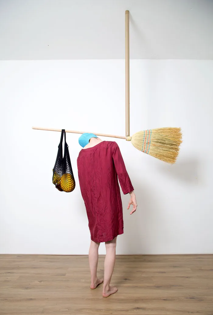 Pillars Of Home: I Balance Household Objects Into Floor-To-Ceiling Sculptures (Part 2)