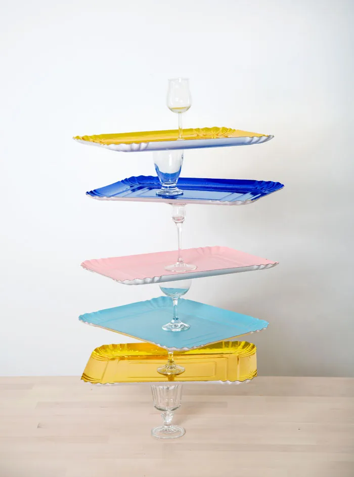 Pillars Of Home: I Balance Household Objects Into Floor-To-Ceiling Sculptures (Part 2)