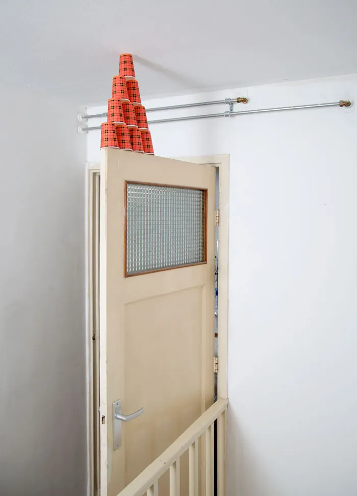 Pillars Of Home: I Balance Household Objects Into Floor-To-Ceiling Sculptures (Part 2)