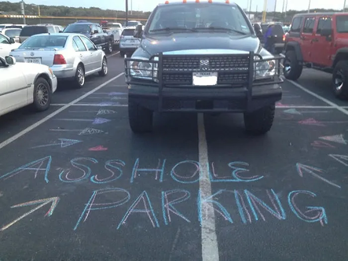 37 Of The Best Notes Left For Asshole Drivers Who Don't Know How To Park