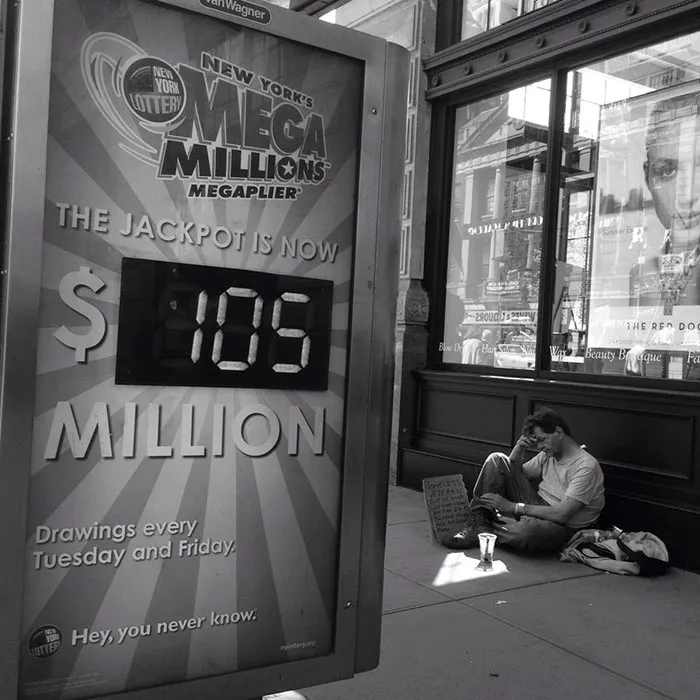 191 Perfectly Timed Street Photography Shots That Show Timing Is Everything