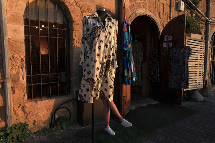 191 Perfectly Timed Street Photography Shots That Show Timing Is Everything