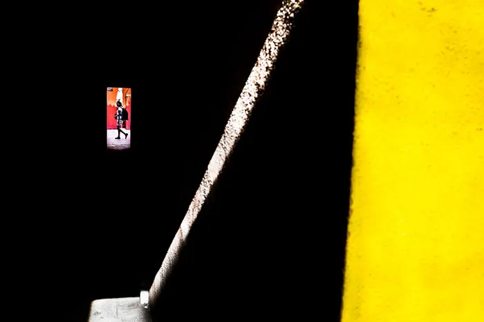 191 Perfectly Timed Street Photography Shots That Show Timing Is Everything