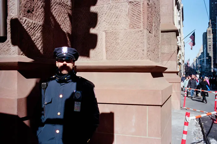 191 Perfectly Timed Street Photography Shots That Show Timing Is Everything