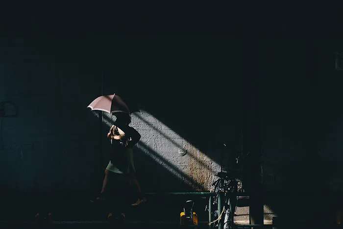 191 Perfectly Timed Street Photography Shots That Show Timing Is Everything