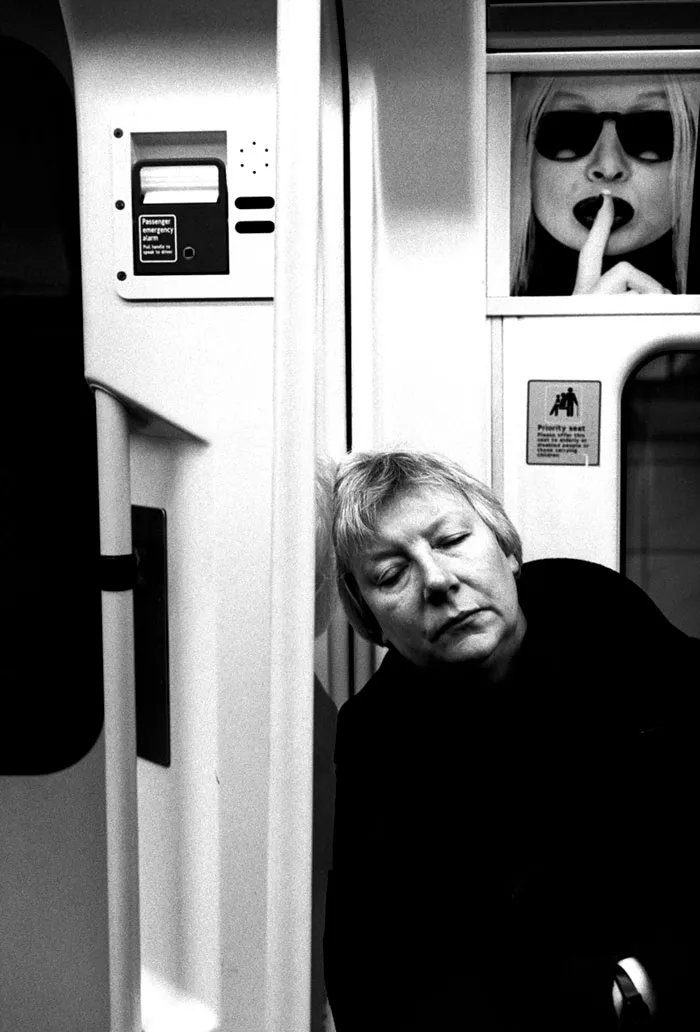 191 Perfectly Timed Street Photography Shots That Show Timing Is Everything