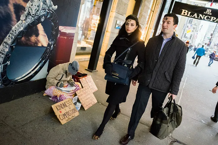 191 Perfectly Timed Street Photography Shots That Show Timing Is Everything