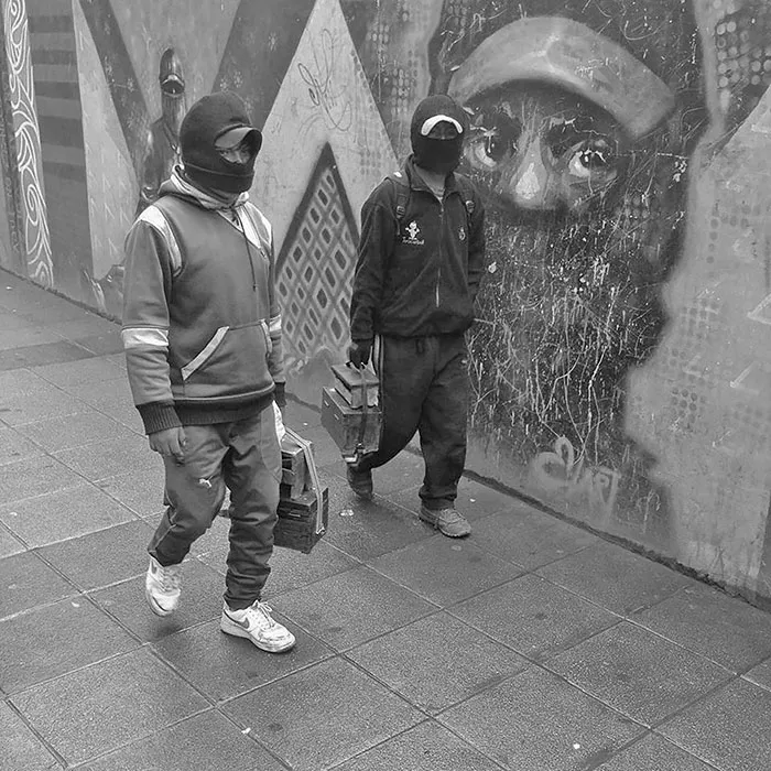 191 Perfectly Timed Street Photography Shots That Show Timing Is Everything