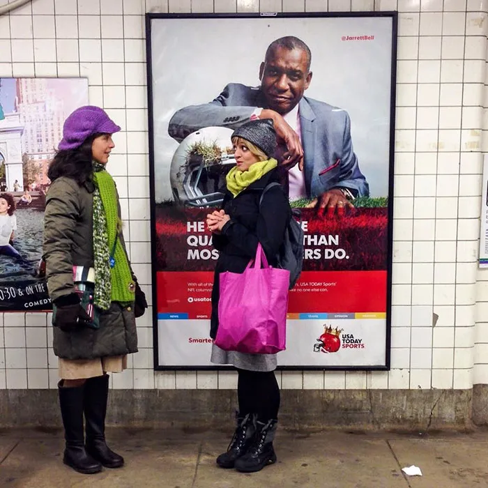 191 Perfectly Timed Street Photography Shots That Show Timing Is Everything