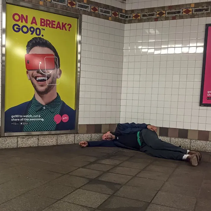 191 Perfectly Timed Street Photography Shots That Show Timing Is Everything