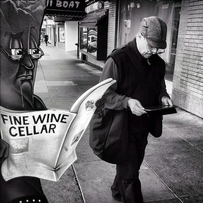 191 Perfectly Timed Street Photography Shots That Show Timing Is Everything