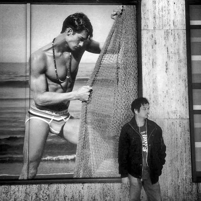 191 Perfectly Timed Street Photography Shots That Show Timing Is Everything