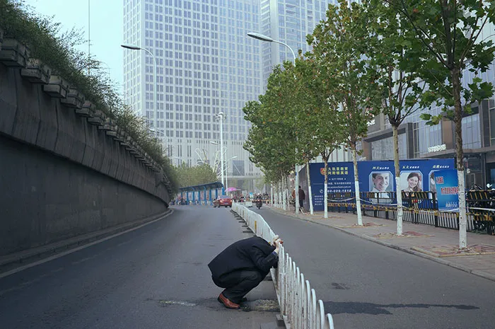 191 Perfectly Timed Street Photography Shots That Show Timing Is Everything